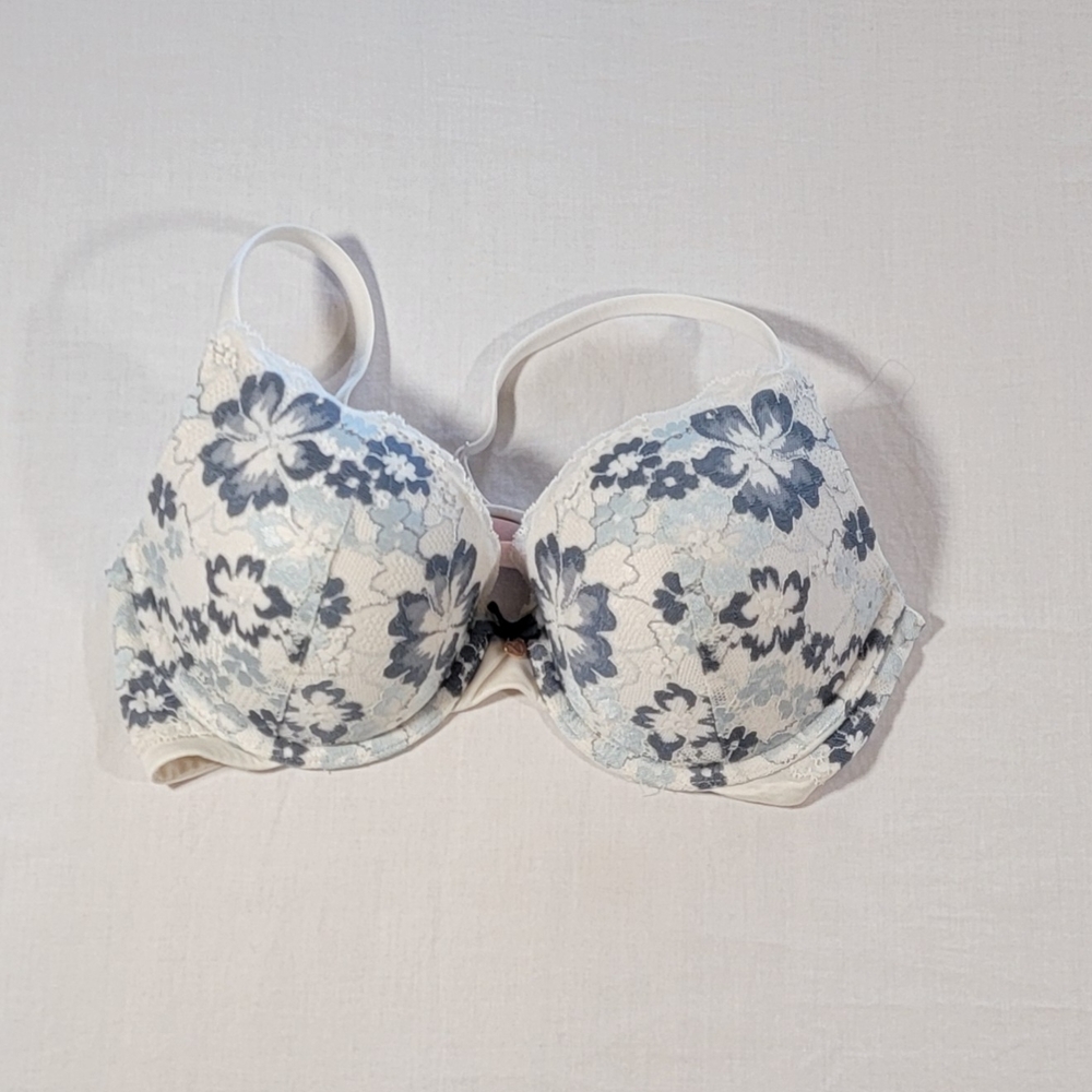 Victoria's Secret White and Blue Floral Lace Bra